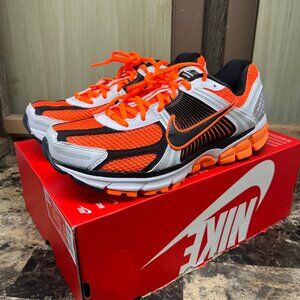 Nike Zoom Vomero 5 Total Orange Men's Size 8.5 FB9149-800 NEW